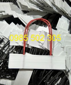 Quai giấy xoắn màu đỏ
